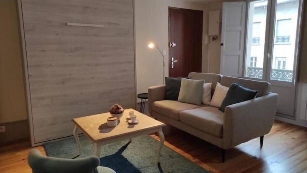 Bagneres-de-Luchon Apartment | Ravissant Studio Centre de Luchon