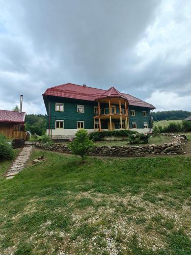 Tarlungeni Cabin | Raw Nature Cabin