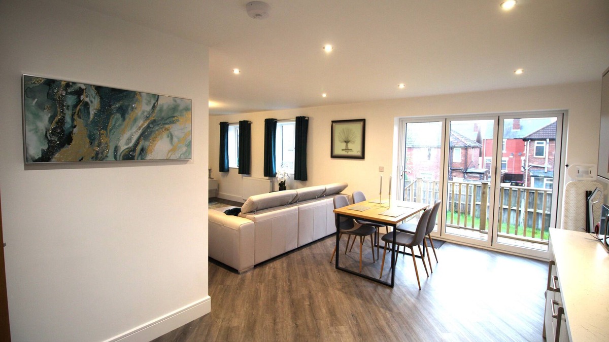 Ridgeway House | Rawmarsh - 2 Bed Bungalow - Large Enclosed Garden - Wheel Chair Accessible