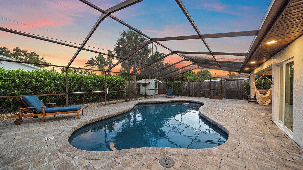 Sarasota House | Raya House | Private Heated Pool + Outdoor Shower