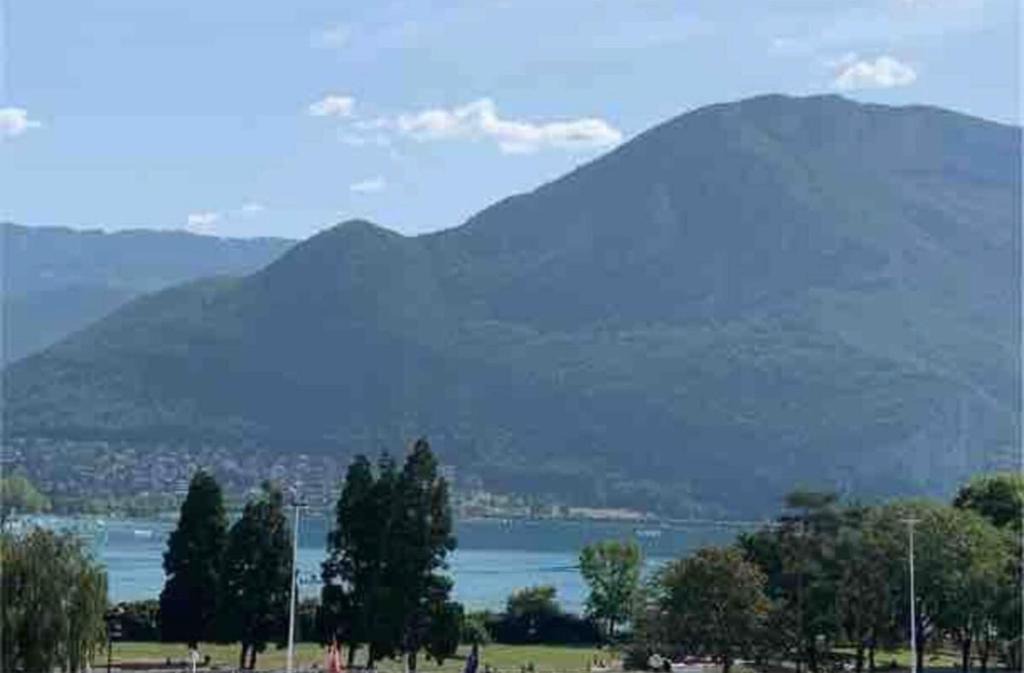 Annecy Old Town Apartment | RAYAN 4 étoiles - Proche Lac & Vieille Ville, Garage Privé, Secteur recherché