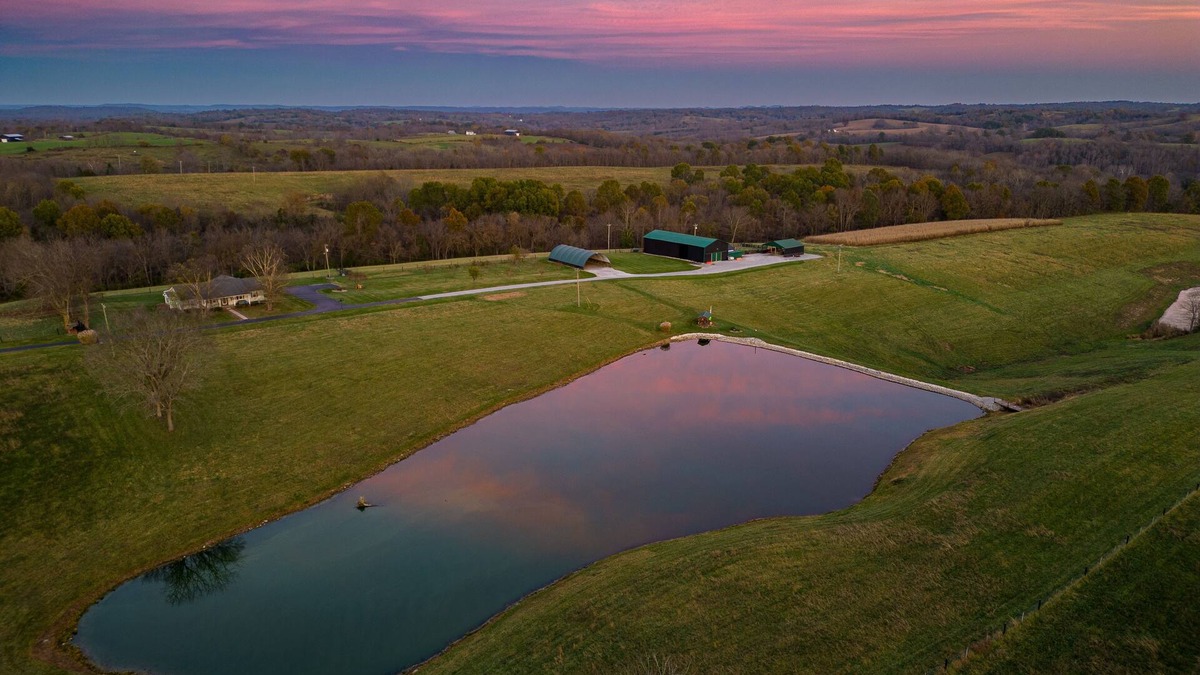 Moorefield Other | Razor Farms Retreat/Pet Friendly/Stocked Fishing Lake/Totally Private
