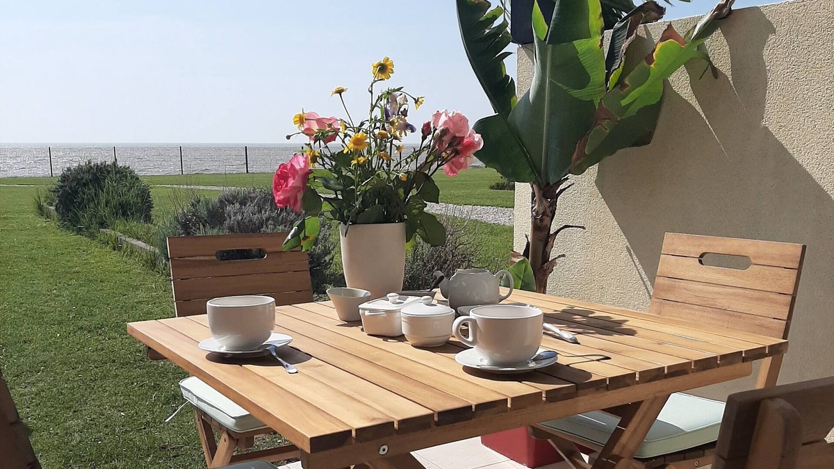Quartier des Boucholeurs Apartment | RC studio with direct access to the sea, facing the islands of Aix, Oléron.
