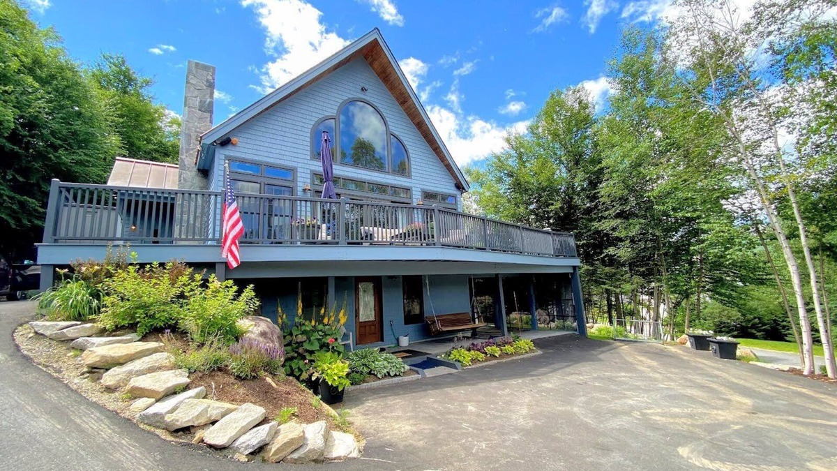 Bretton Woods House | RE53 Beautiful Bretton Woods slopeside home, amazing views! AC, Hot Tub, Pool Table, Dog Friendly!