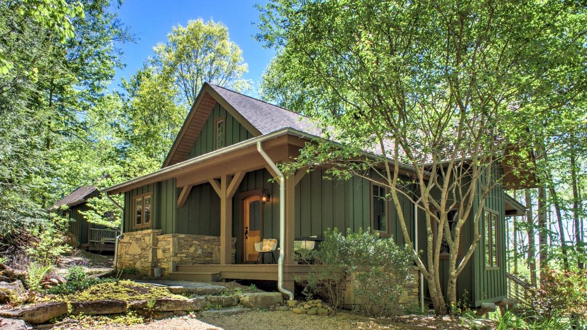 Sylva House | Reach Retreat Cabin in Balsam Mountain Preserve