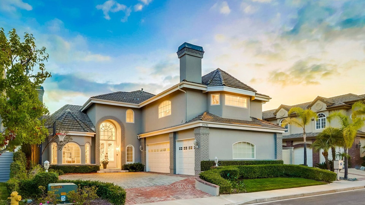 Mission Viejo House | REAL indoor Treehouse for kids - see our VIDEO!
