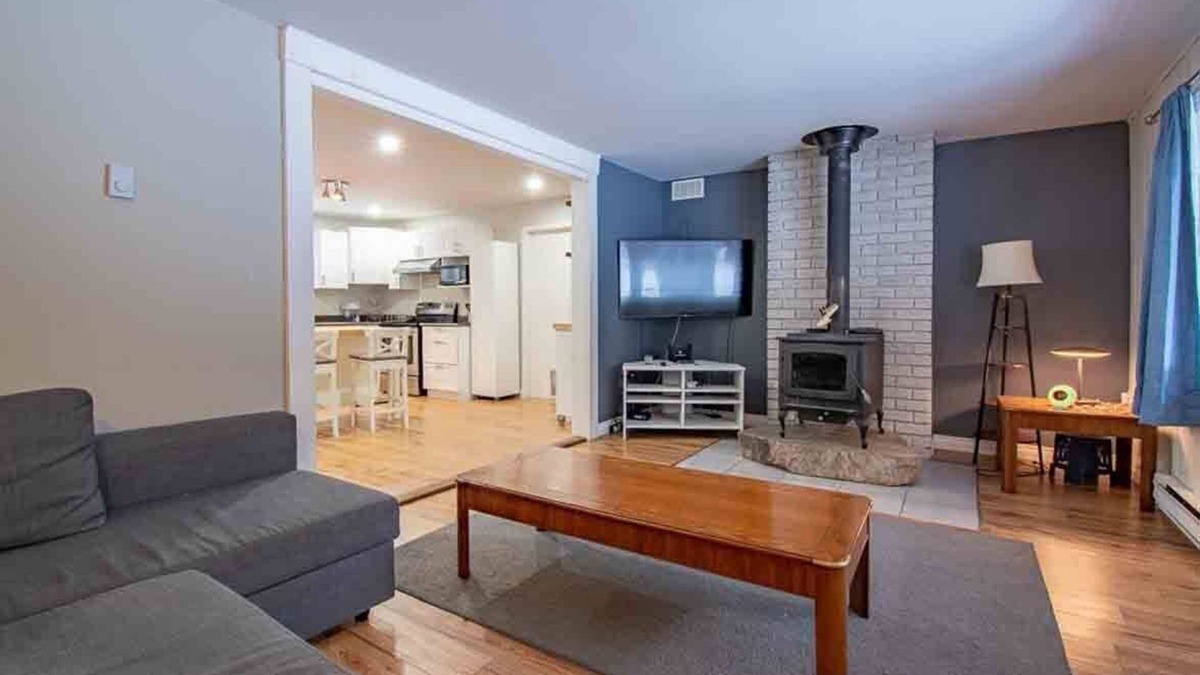 Nipissing Cottage | Realm of the River - 2BR Waterfront Cottage w/Kayaks, BBQ, Firepit, Wi-Fi