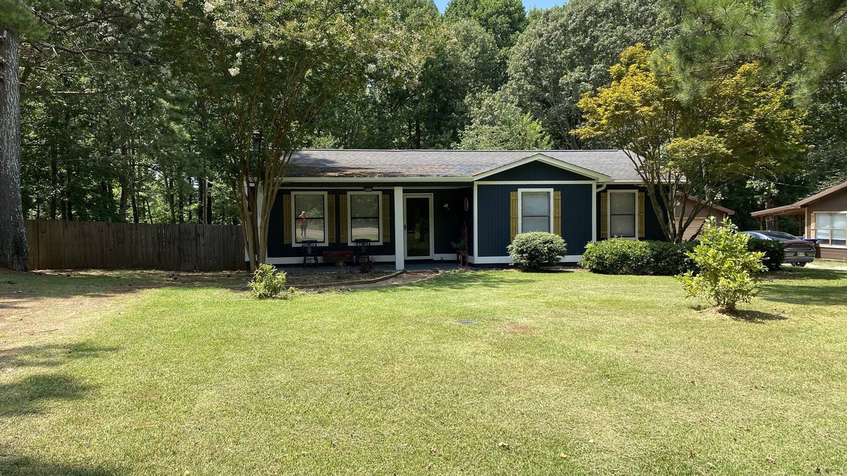 Oxford House | Rebel-Great cabin near upper lake at Sardis. Only 20 mins to Oxford