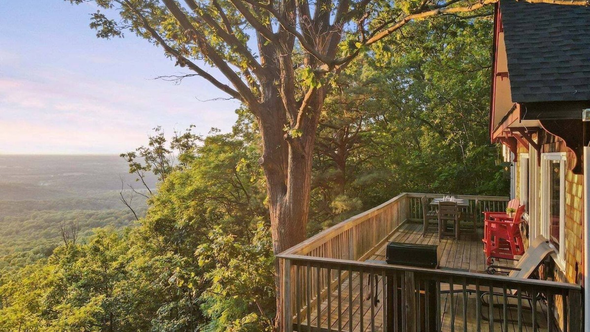 Kabletown Cabin | Rebels Rest - Cabin with Enchanting Sunset Views!