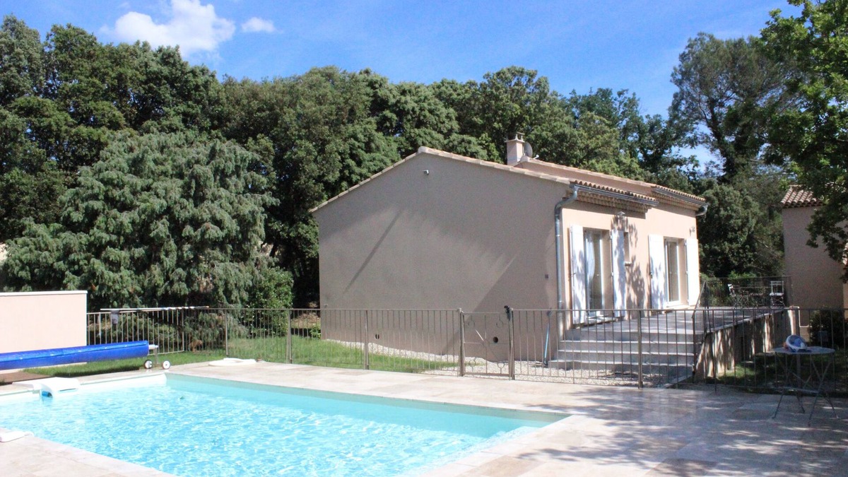 Mondragon Villa | Recent, bright house in the countryside