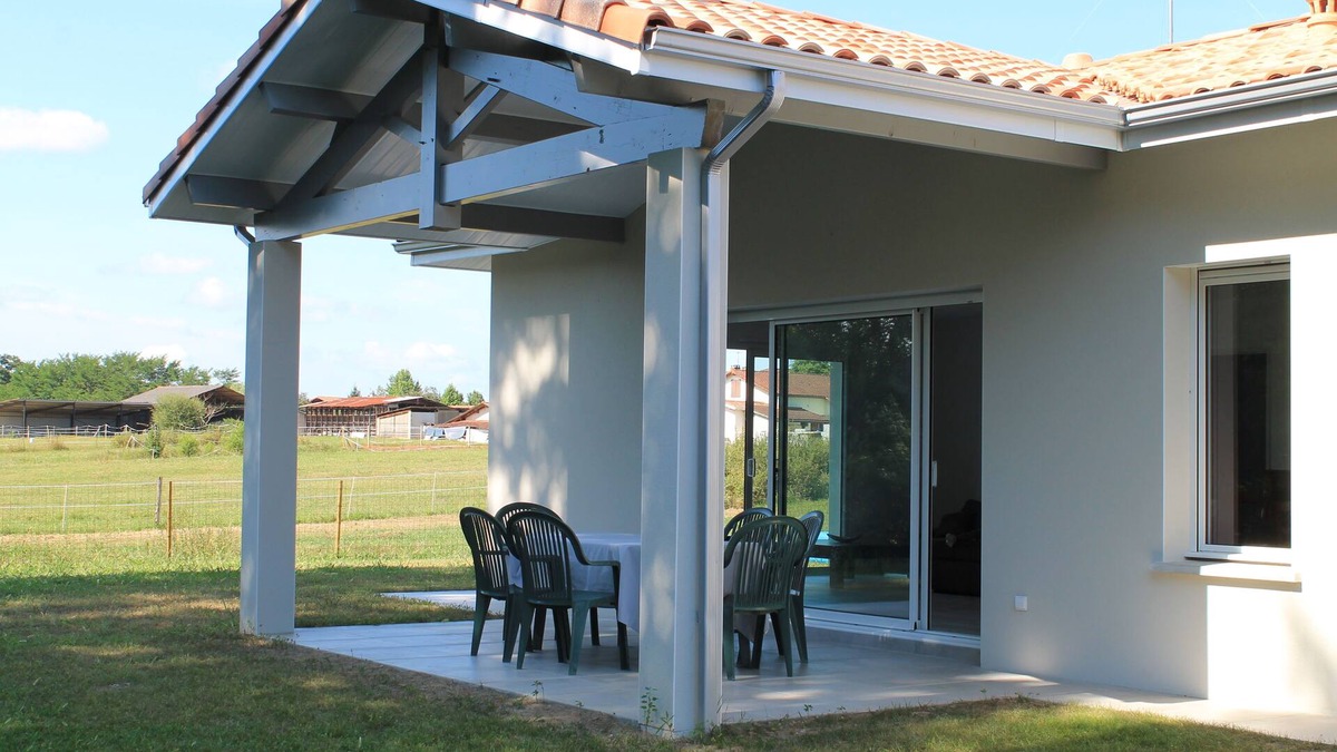 Oeyreluy House | Recent house 5 km from Dax in a bucolic setting
