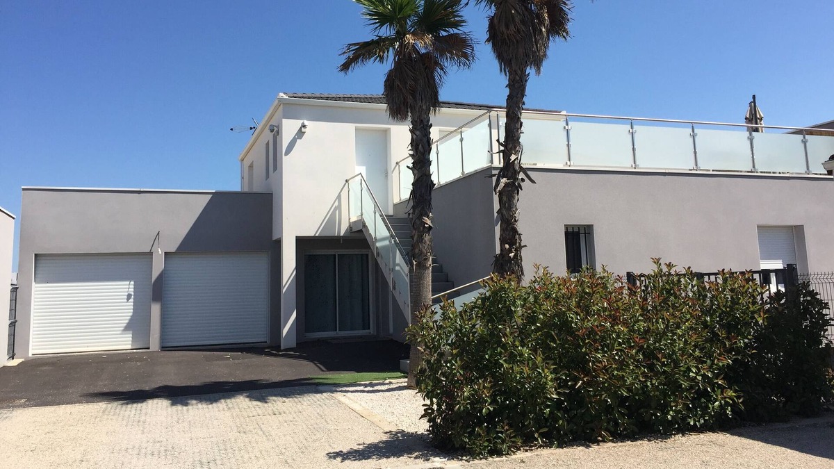 Aimargues Villa | RECENT VILLA RENTALS