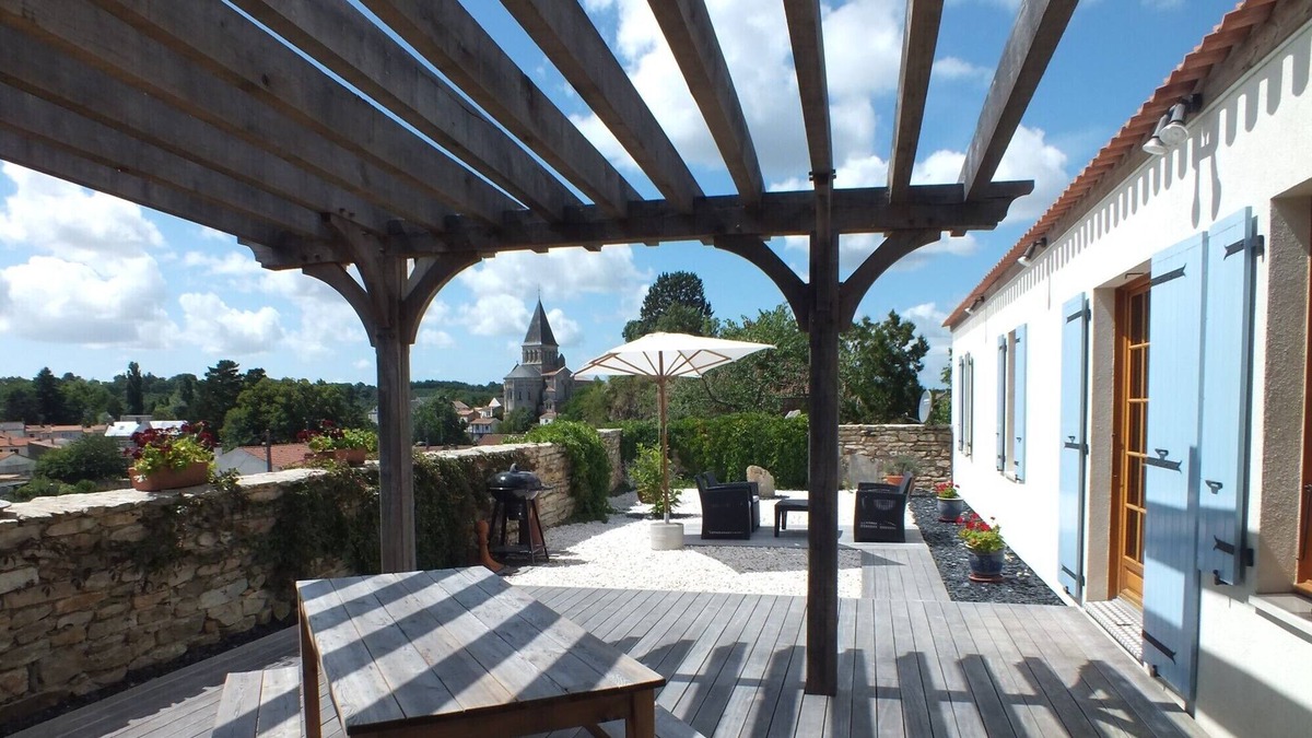 Mareuil-Sur-Lay-Dissais House | Recently Built Hillside House on the edge of a small town in South Vendee