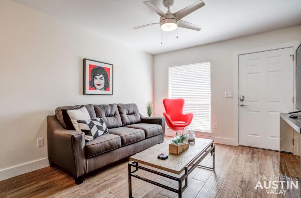 Parker Lane Apartment | Recently Remodeled Home Close to South Congress
