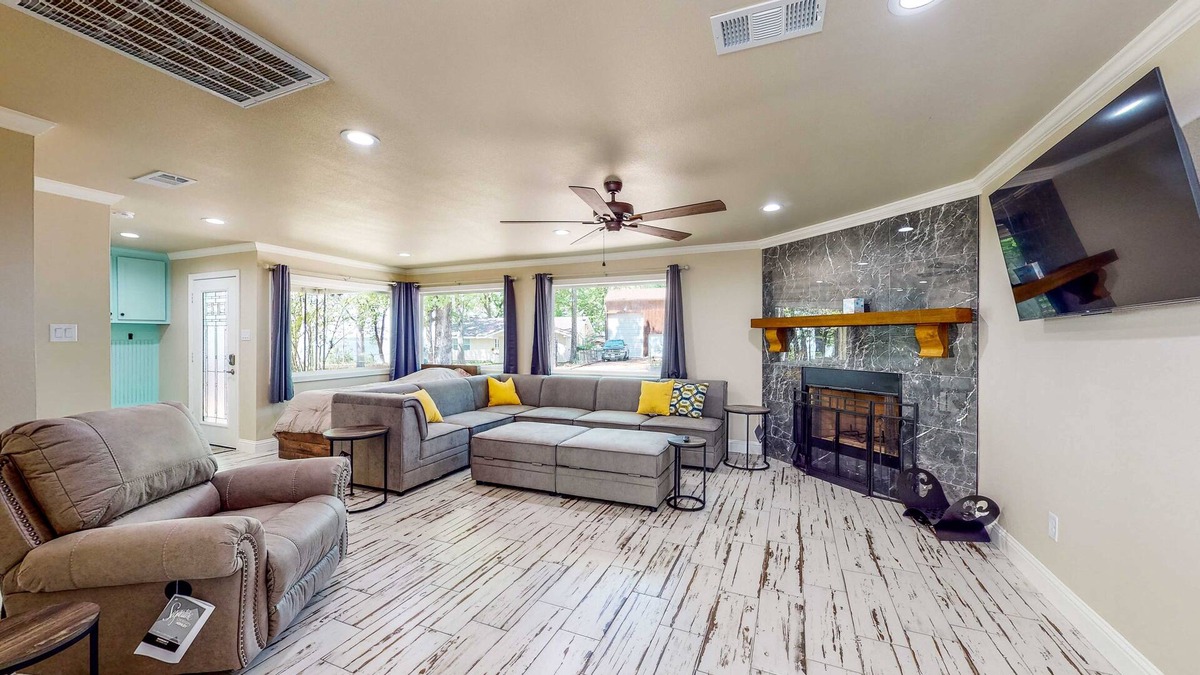 East Tawakoni House | Recently remodeled lake retreat with fireplace