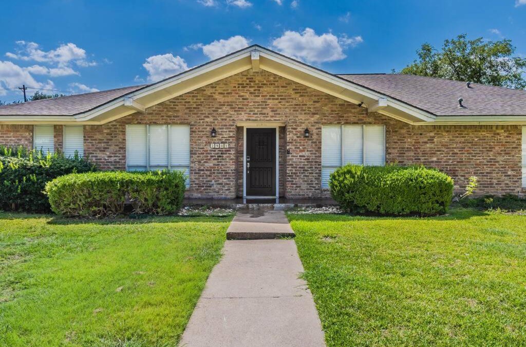 Plano Villa | Recently remodeled Luxury house with pool and spa