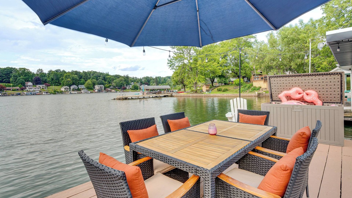 Harveys Lake House | Recently Renovated Harveys Lake Retreat w/Dock!