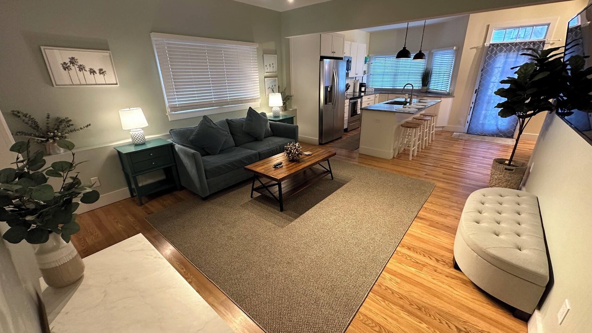 Off Broadway Apartment | Recently Renovated 2 Bed 1 Bath (Dog Friendly) Apartment in the Broadway Neighborhood
