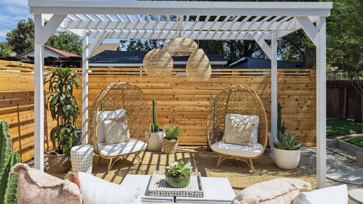 Redwood Heights House | Recently Renovated 2br Home: Style, Comfort & Convenience! Parking Included!