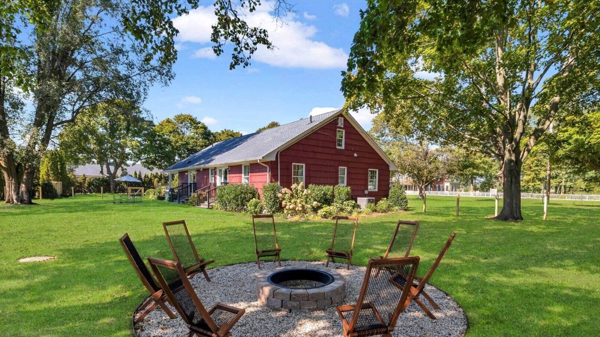 Northville House | Recently Renovated and Re-Designed Vineyard Cottage Located on the 205 acre.