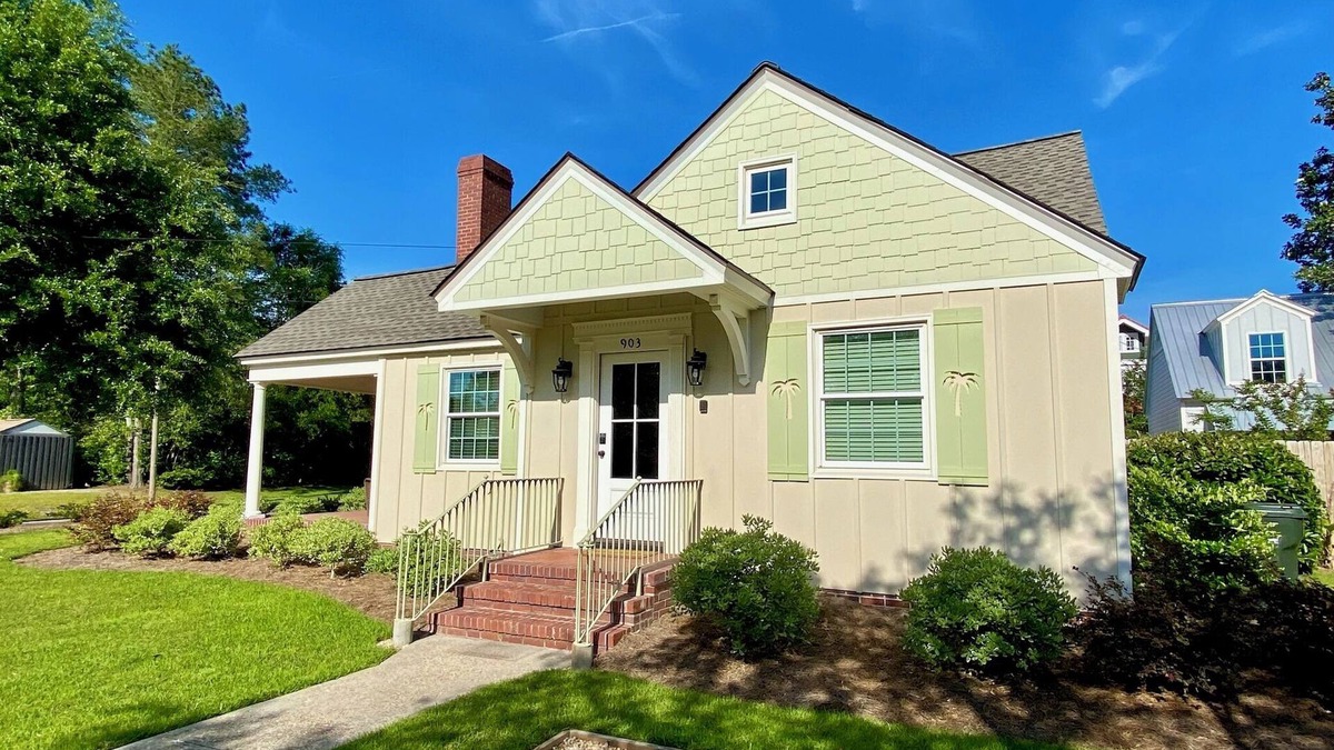 Moultrie House | Recently renovated & beautifully decorated home close to downtown Moultrie!