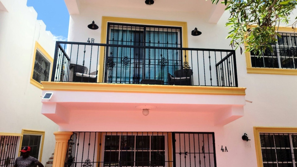 Los Melones Apartment | recently renovated 2 Bedroom Apt, on the 2nd floor with free parking