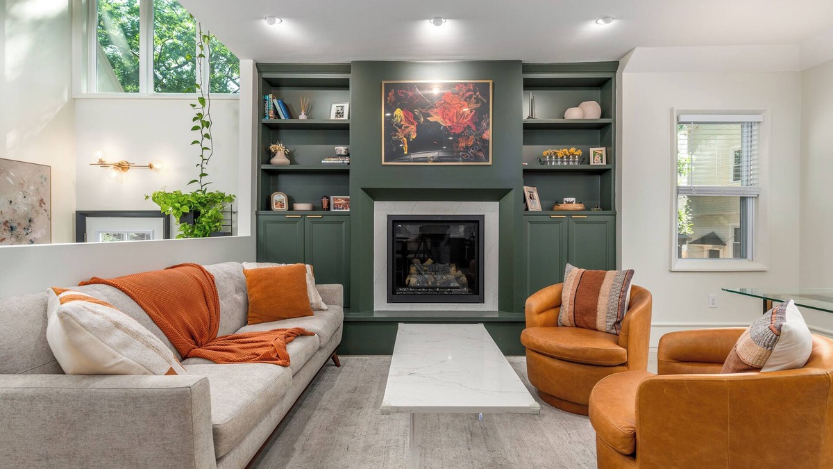 Blackstone House | Recently renovated East Side gem- walk to Brown, Wayland Sq, and more!