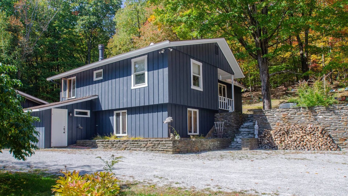 Austerlitz House | Recently renovated home nestled between Hudson Valley and The Berkshires!