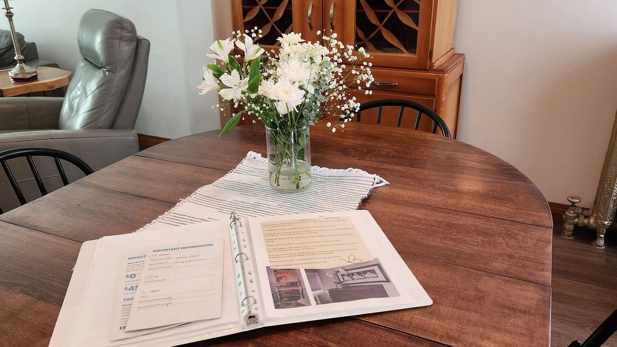 Winnipeg House | Recently renovated home just a 7 minute walk from the St Boniface Hospital.