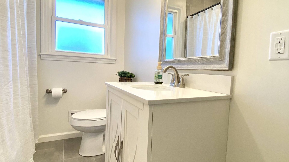 Anderson House | Recently Renovated near Downtown Anderson and Anderson University
