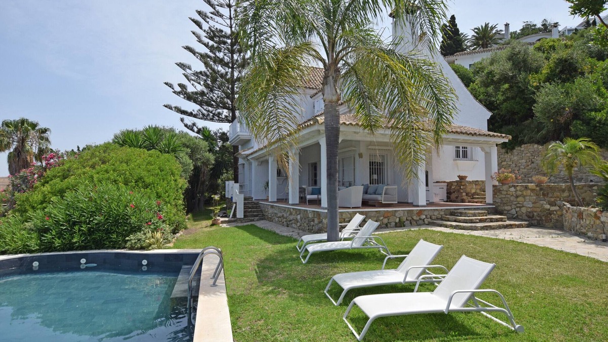 Atlanterra Ski Chalet | Recently renovated villa overlooking the coast of Atlanterra, for 8 pax.