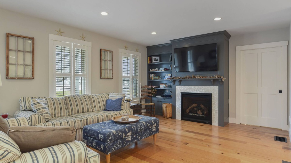 Pocasset House | Recently restored Pocasset beauty