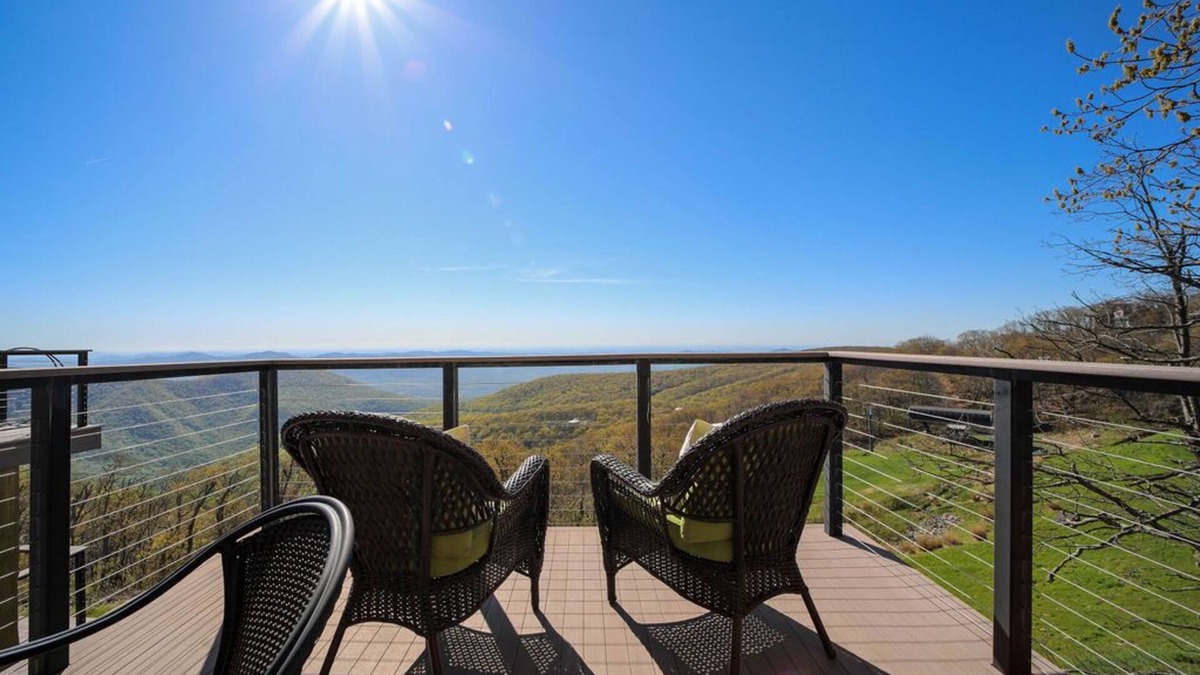 Nellysford Condo | Recently updated - breathtaking view of the Blue Ridge Mountains