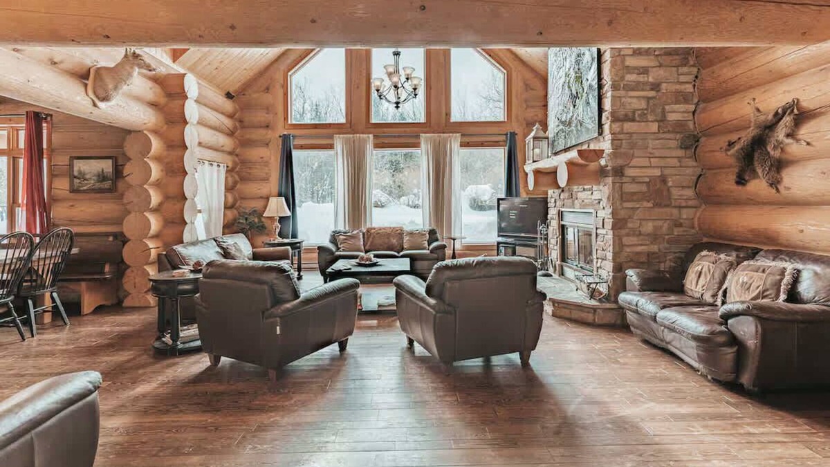 Fiddler Lake Resort Ski Chalet | Recharge in Style: Pool, Spa, Sauna & Game Room