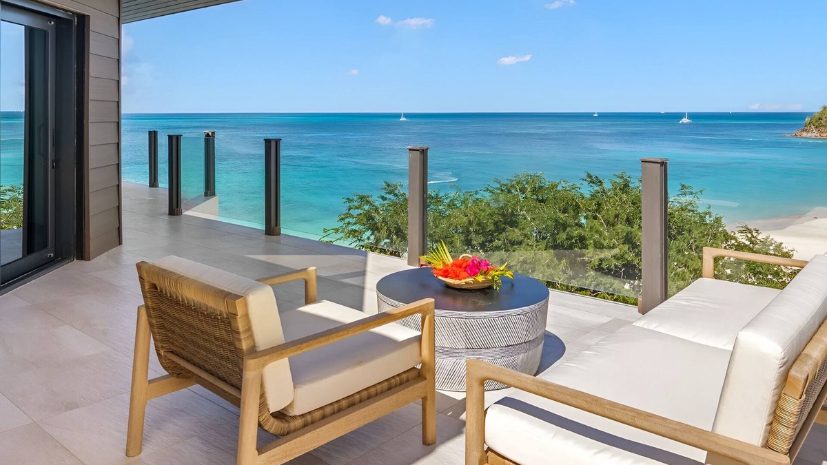 Fryes Beach House | Recharge + Reconnect in This Stunning 3 Bedroom with Kitchen Oceanview Sanctuary