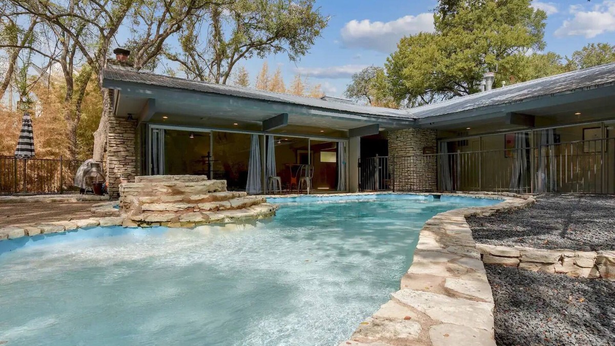 Westfield House | Reclusive Hidden Gem with Pool & Lush Landscapingn