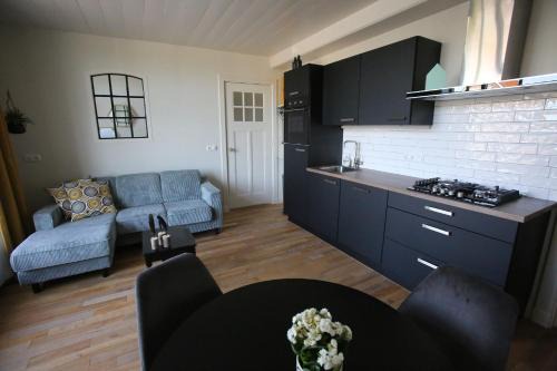 Sint Nicolaasga Apartment | Recreatieappartement BoerdeRijlst - De Winkel