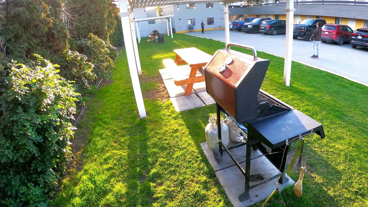 Central Okanagan Hotel | Recreation Inn & Suites
