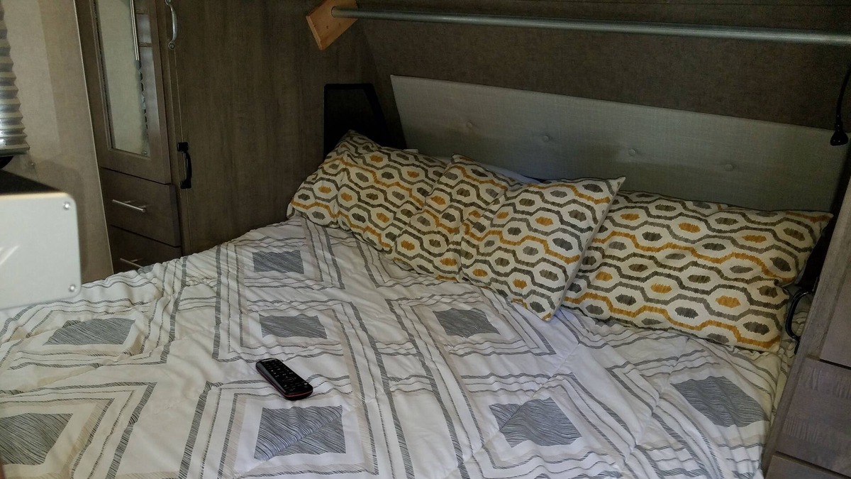 Cottage Grove House | Recreational Vehicle