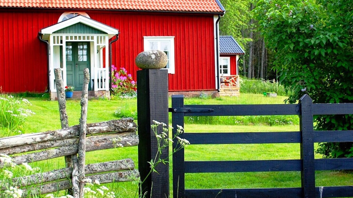 Ydre Municipality House | Red and white holiday home near the forest and not far from the lake and swimming facilities