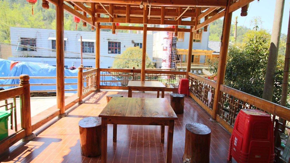 Wulingyuan House | Red Apple Inn