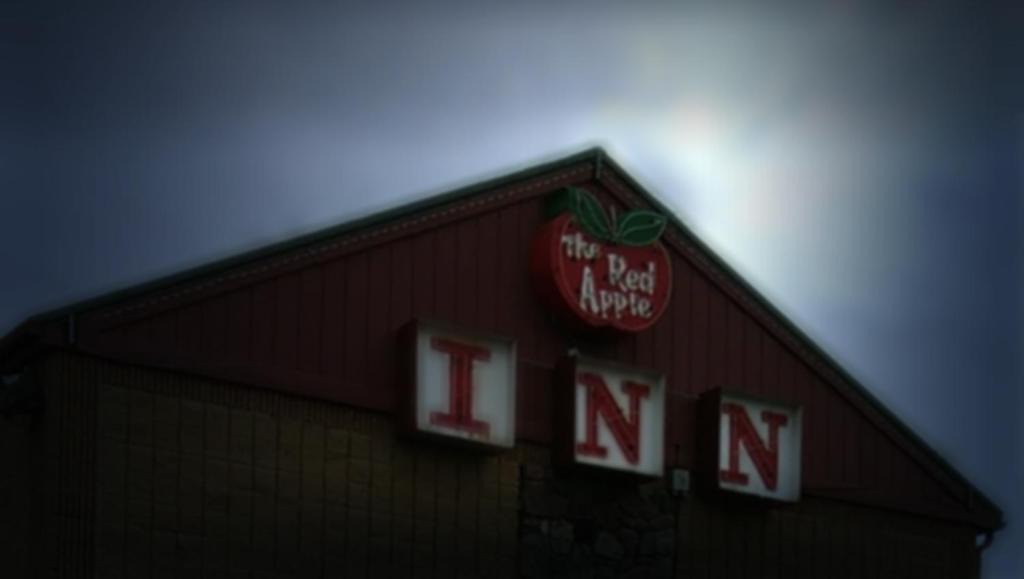 Wayne Hotel | Red Apple Inn