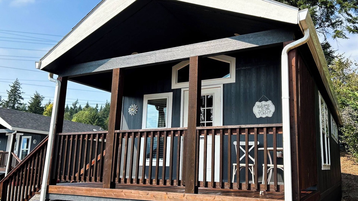 Stevenson Cabin | Red Bluff Cabin with Scenic Views at Maple Way Cabins