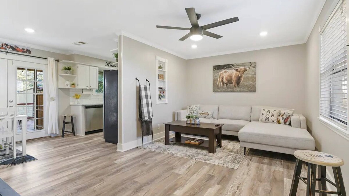 Taylor House | Red Brick Farm House