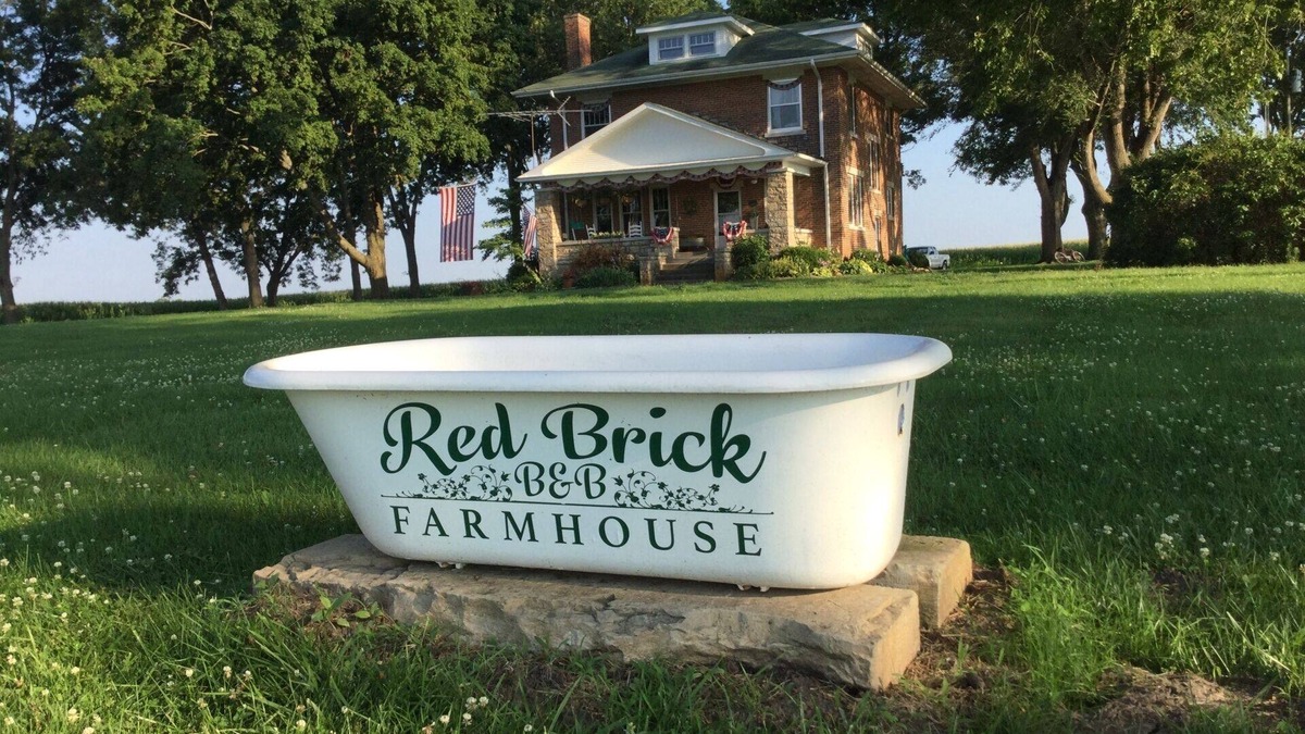 Higginsville Other | Red Brick Farmhouse B&B - John & Hilda's Room