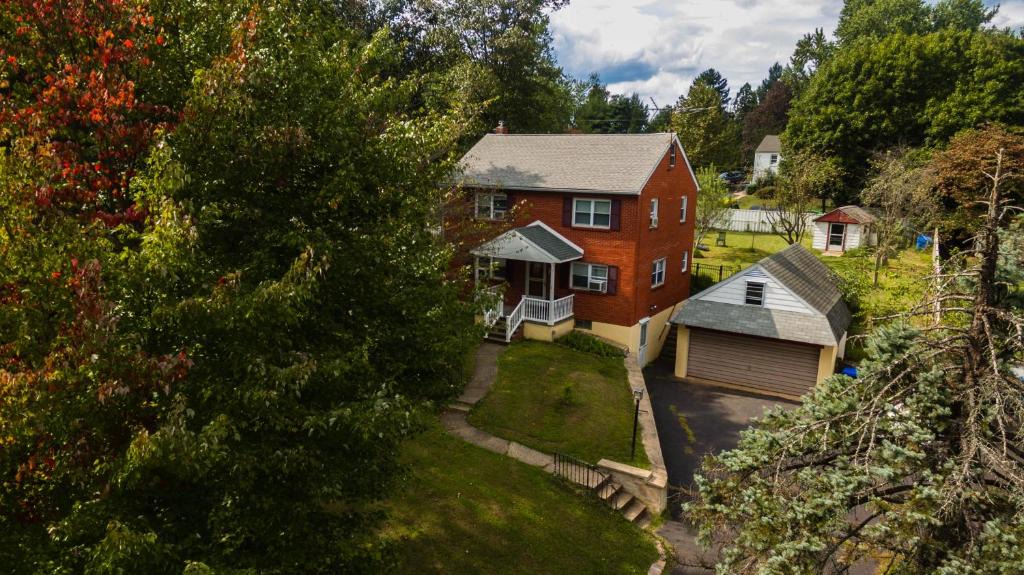 Chalfont House | Red brick house