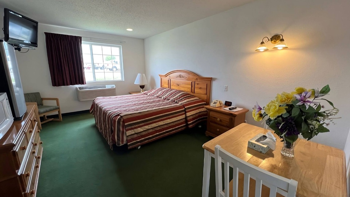Red Bud Hotel | Red Bud Country Inn
