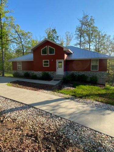 Lake Ozark House | Red Cabin Sleep 16