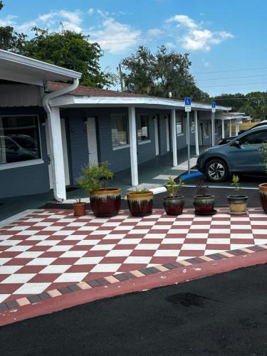 South Daytona Hotel | Red Carpet Inn Daytona Beach