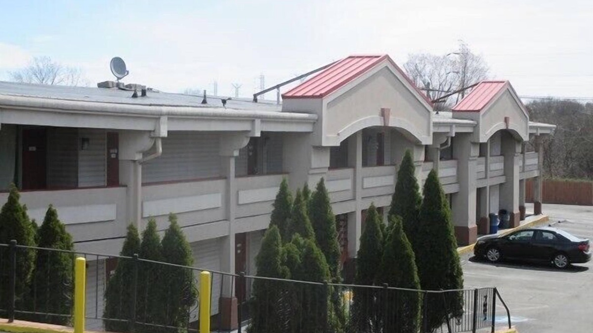 New Brunswick Hotel | Red Carpet Inn New Brunswick